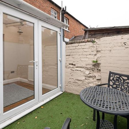Besford Square, Shrewsbury Town Exterior foto