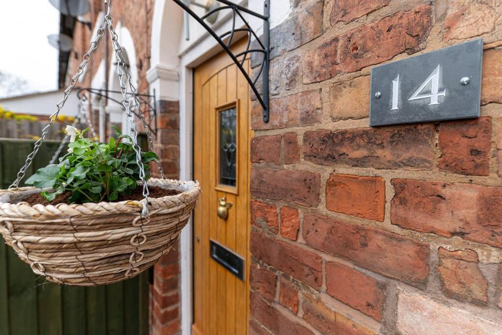 Besford Square, Shrewsbury Town Exterior foto